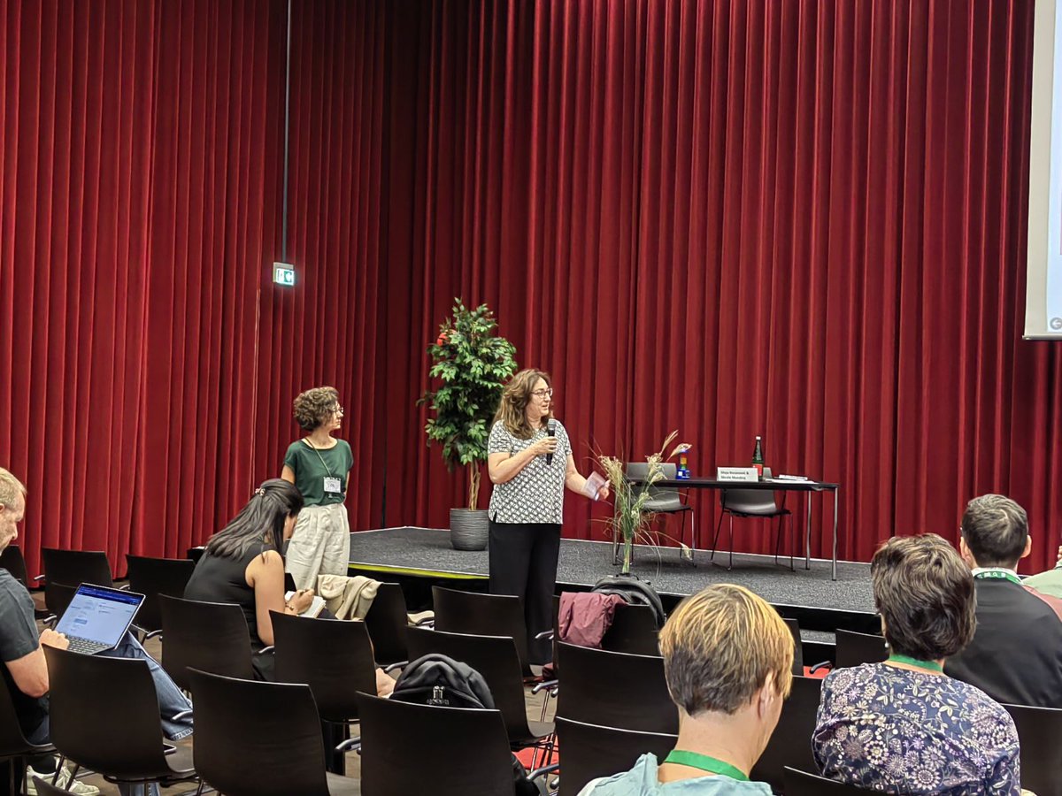 SrbEVs_office's tweet photo. Maja Kosanović chairing the session "EV numbers and cargo" at #SmallNewWorld with her young co-chair from Austria Nicole Maeding. https://t.co/7XDHyAgqIG