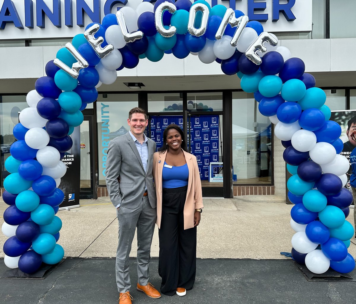 OrigoBranding's tweet photo. It was a grand day for a grand opening with our partners @GoodwillCols unveiling their new Brice Road Job Training Center! Thank you to @GovMikeDeWine for speaking on #ThePowerofWork, @GoodwillCols CEO Ryan Burgess, and everyone that made this new center possible. #clientlove https://t.co/jlMkrez7cO