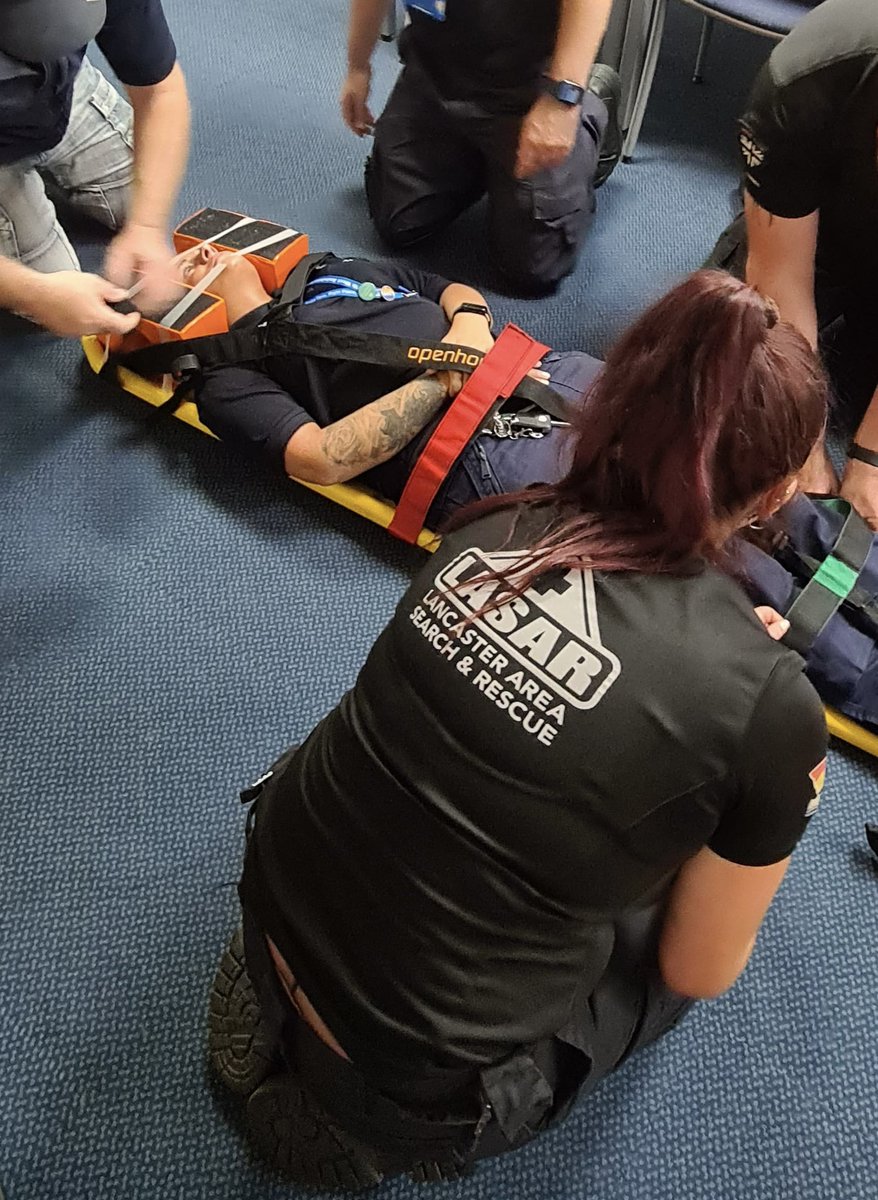 LancsCFR's tweet photo. Tonight we teamed up with the team from @_LASAR_ in our monthly training session focussing on kit familiarisation and how to lend a hand when immobilising a patient. 

Although as first responders we don’t carry this kit, it’s always good to know how we can assist crews on scene https://t.co/WBIkd10288