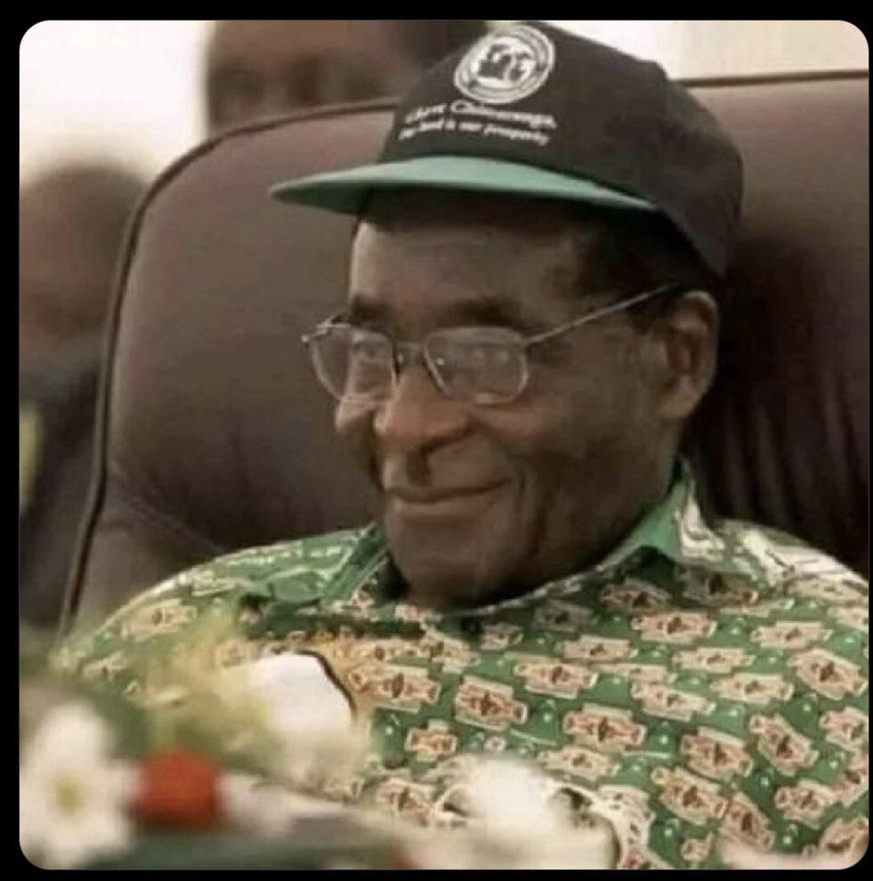 Bhebhellsa's tweet image. Ukaona asingadaire video call manheru ziva kuty he is married 🤝

#Unlearntorelearn