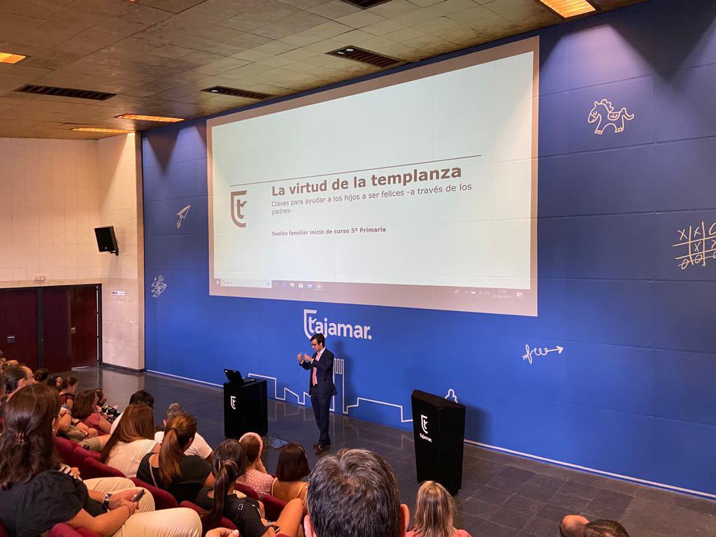 jvc1992's tweet photo. Hoy he podido hablar en @colegiotajamar acerca de la virtud de la templanza en la educación de los hijos. Para ello, veo claves los siguientes puntos (abro hilo)⏬️ https://t.co/XYAA7iBC1A