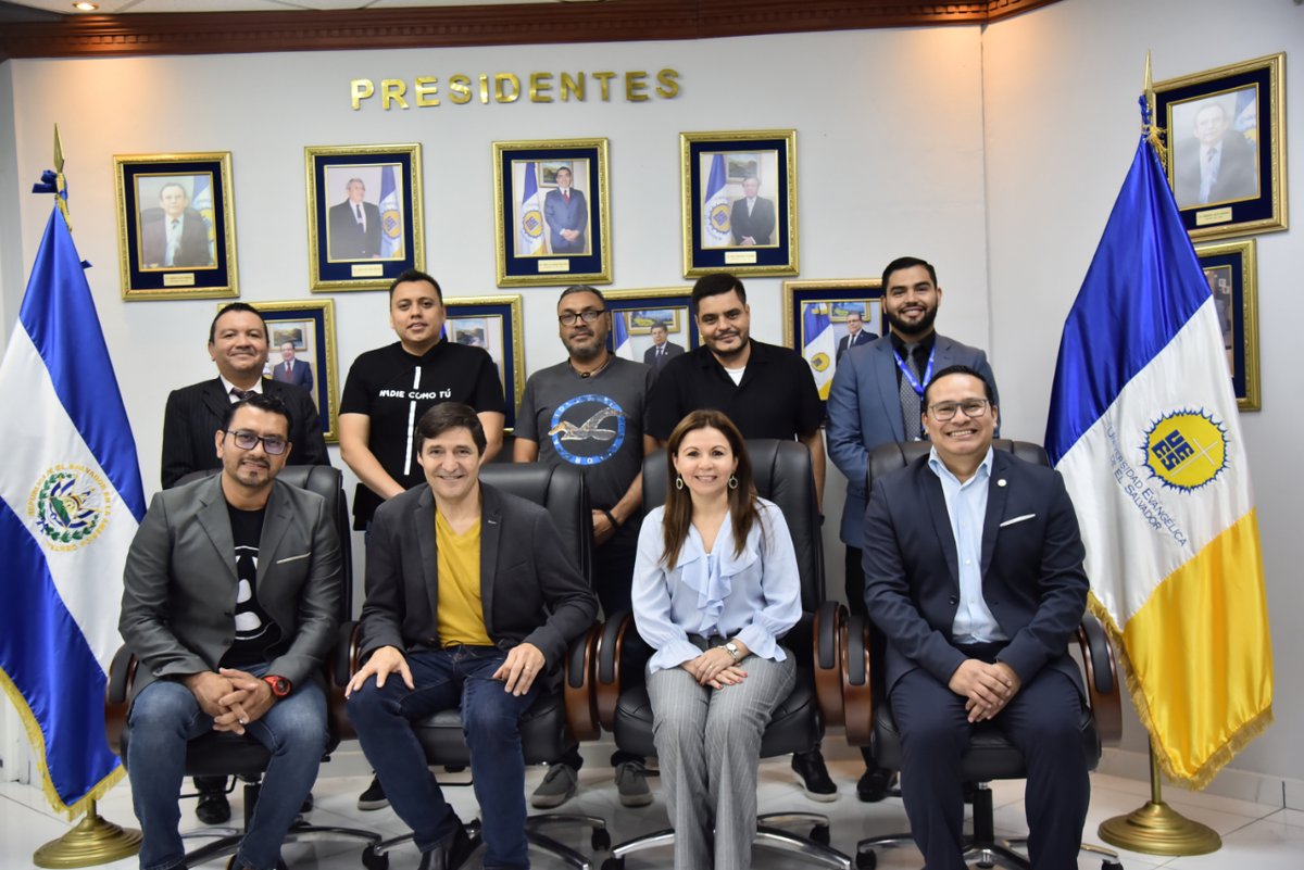 ueesoficial's tweet photo. Este día, Rectoría recibió la visita del Pr. Marcos Vidal para compartir el #proyectoUEES y nuestra visión: ser una Institución de Educación Superior Evangélica, enfocada en ética y valores fundamentados en valores Cristianos que diferencian la formación de nuestros estudiantes https://t.co/6FfTCmo8Ts