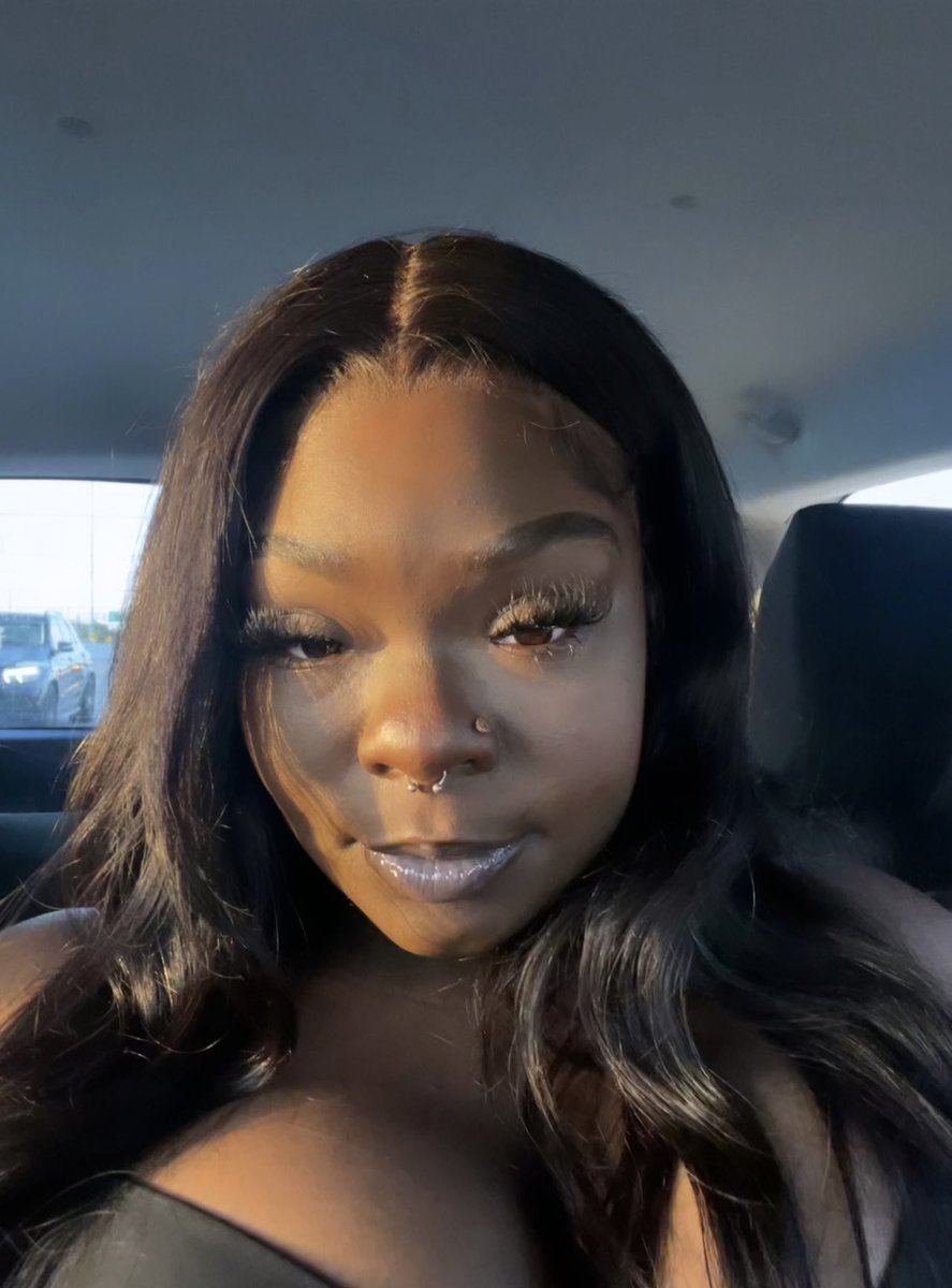 finegalchels's tweet photo. can’t help it, i just look like this 💋 https://t.co/4y9qrRghak
