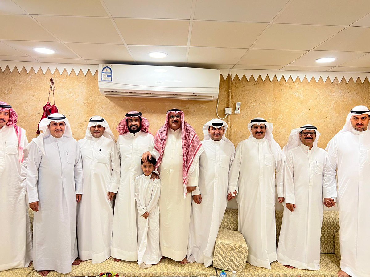 aljjahra_q8's tweet photo. عضو المجلس البلدي عبدالله عويد الهذال يلبي دعوة أصحاب الابل والحلال للاطلاع على معاناة مرتادي طريق الارتال المتفرع من طريق السالمي السريع

- الطريق بسبب الحفريات تسبب بعدة حوادث مرورية 

- طريق الارتال حيوي ويربط طريق السالمي مع العبدلية وجبد وشركات النفط الا انه يعاني من الاهمال من وزارة الاشغال

@mpw_kw 
@AbomohammadQ8