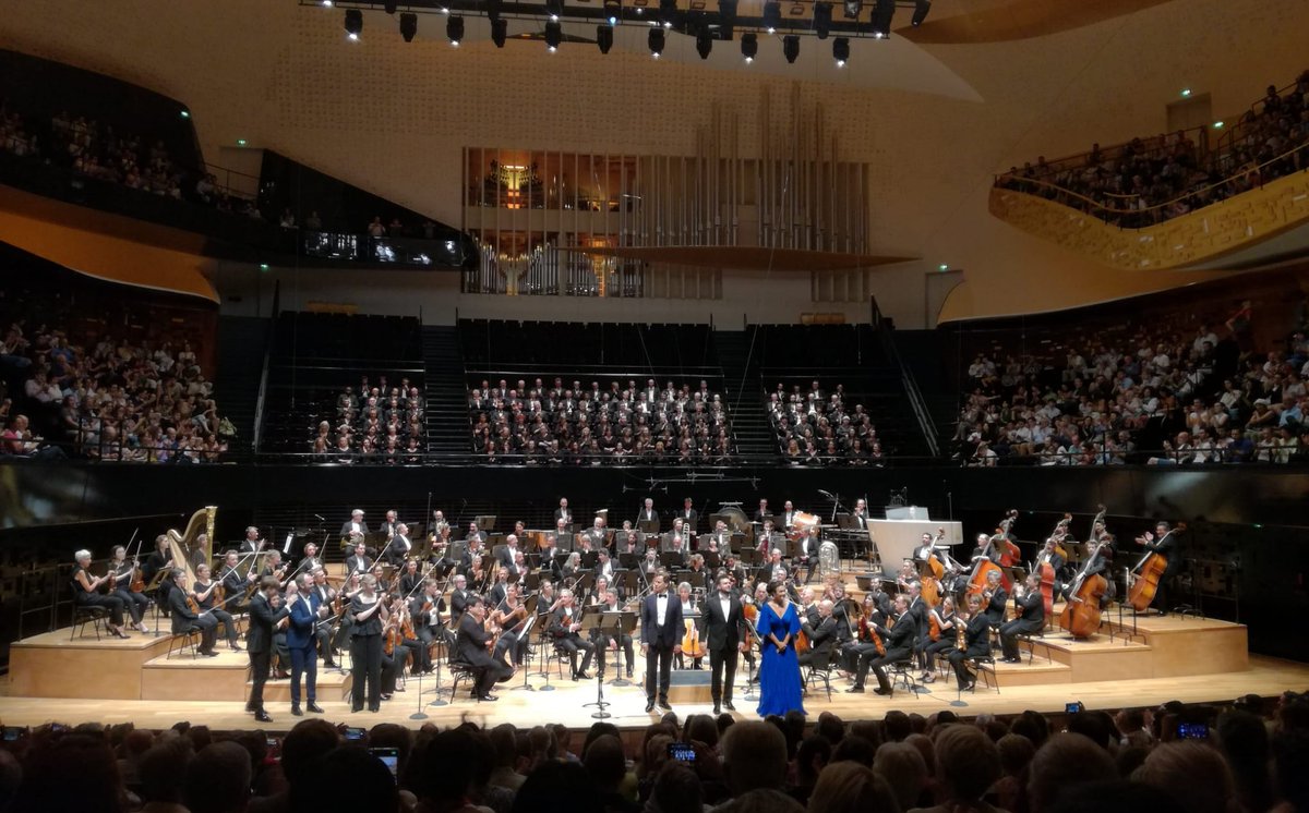 Les Cloches de Rachma sonnent à la @philharmonie ! Quelle rentrée en beauté de l'@OrchestreParis Et ce 1er concerto de Prokofiev par @ChamayouB, si galvanisant.. Un premier concert qui annonce une bien belle saison à venir 🤗