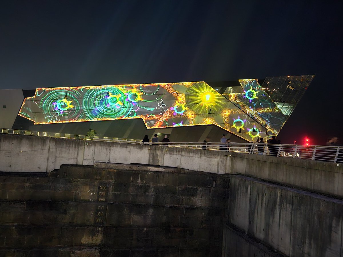 Amazing projects of #thecompass on <a href="/TheDeepHull/">The Deep</a> for #Humbersciencefestival congratulations! wonderful start to the festival <a href="/Mark_Lorch/">Prof Mark Lorch</a> <a href="/UniOfHull/">University of Hull</a>