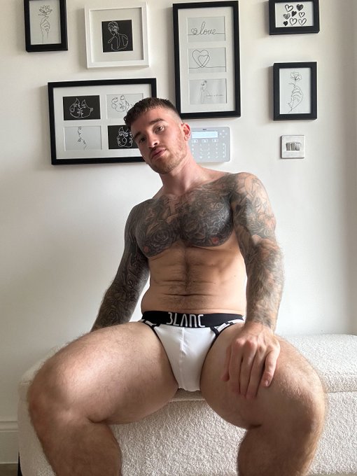 Is this seat comfy enough? 👀 https://t.co/3x6d7ZQcv6 https://t.co/vNTnBDFJSN