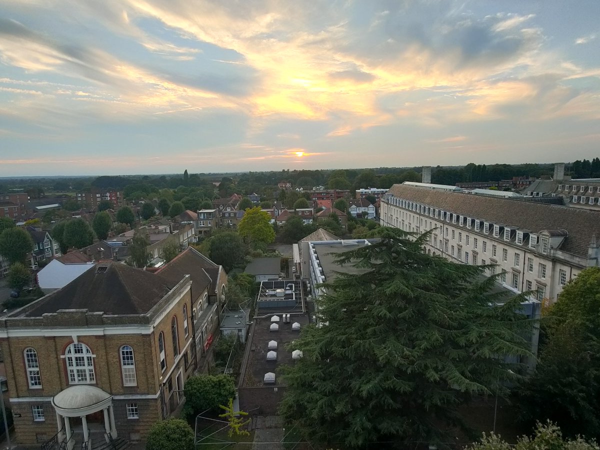 The sun sets at the end of the first day of the @HEIRNetwork 16th annual conference #HEIR2023 @kingstonuni Looking forward to day 2 tomorrow.