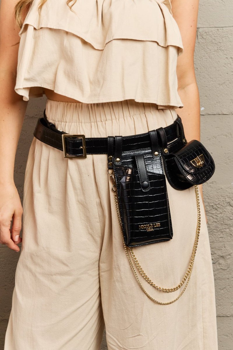 creators_int's tweet photo. Get this belt bag 
Shop: https://t.co/yKVxgWGmJp
#shop #fannybag #fashion #viral https://t.co/o0thc1Dzae
