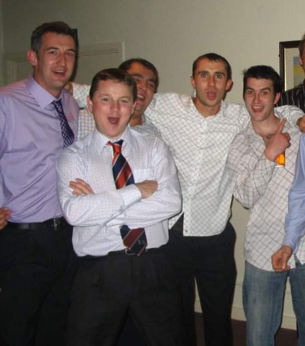 It is with great sadness to hear  to  that our former player Rob Wycherley has sadly passed away.

Rob was a great man, a talented opening bat and sublime wicketkeeper for many years.

He will be missed greatly 😞💚