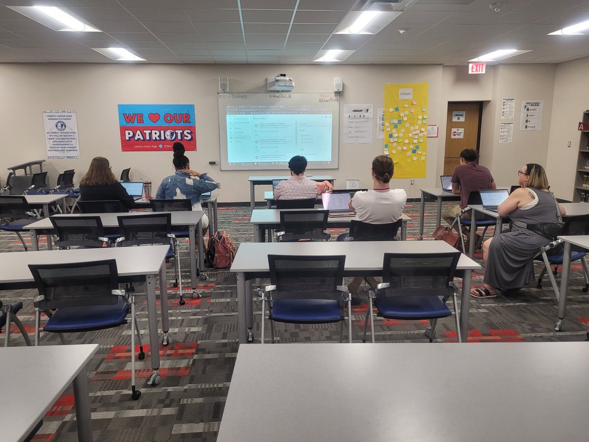 ljhpatriots's tweet photo. Our amazing new staff are together for a quick run-down of district resources with the amazing @gavraw 
@RichardsonISD @imedrena #RISDBelieves #RISDWeAreOne #Proud2BLJH https://t.co/x8f2LcyeX8