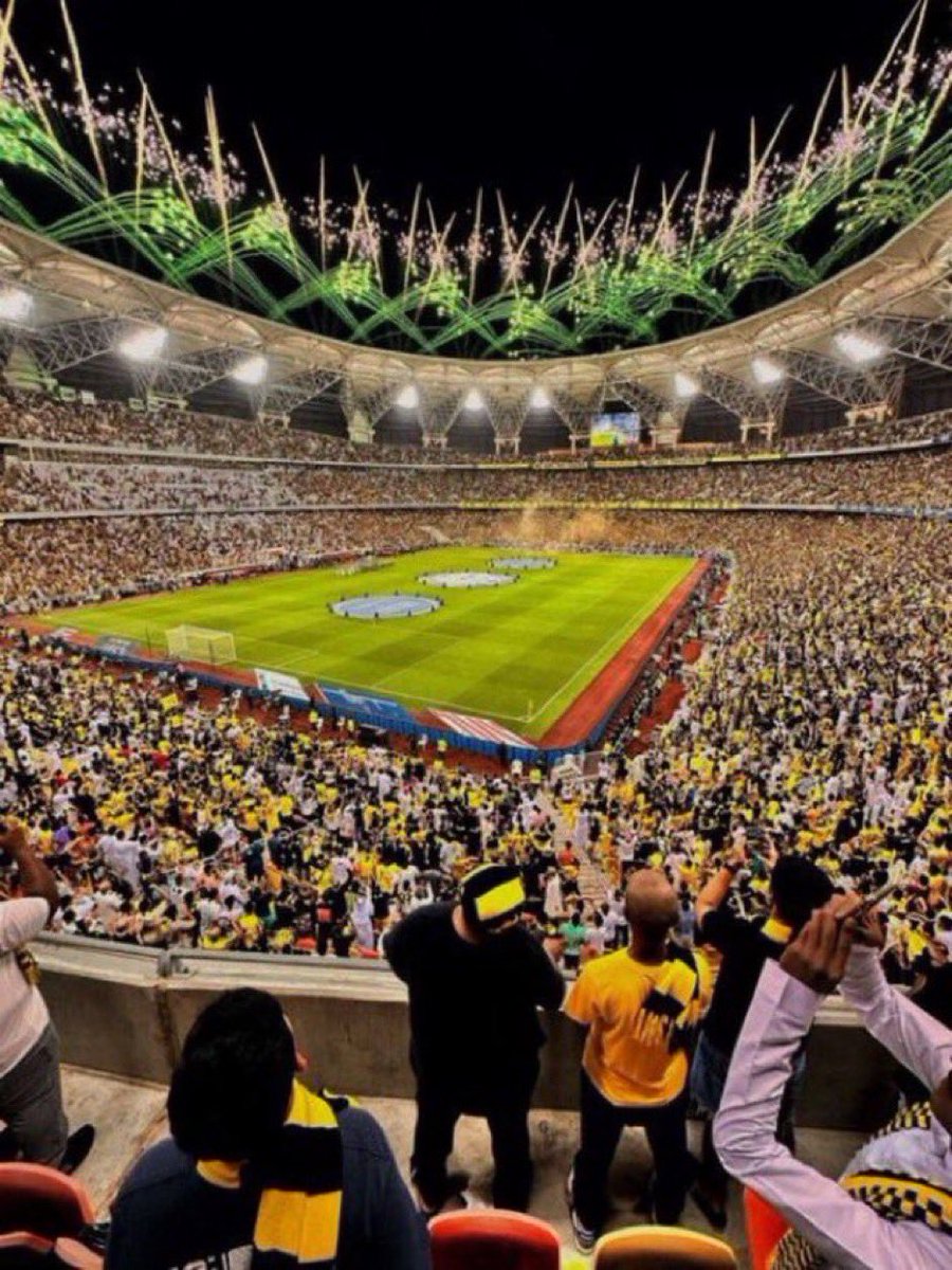 استقطابات نادي #الاتحاد في الفترة الصيفية انتهت بهذه الاسماء ..🖤💛

اللاعبين الاجانب :
• كريم بنزيما 
• نغولو كانتي 
• فابينيو تفاريس " فابينهو " 
• جواو فيلبي جوتا 
• لويس فليبي 

اللاعبين المحليين :
• صالح العمري 
• سلطان الفرحان 
• حسن كادش 
• فيصل الغامدي