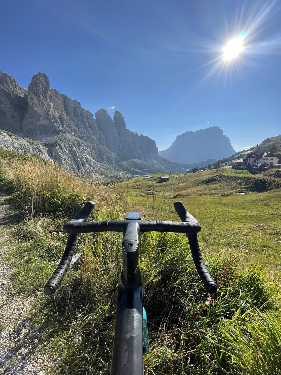 EddyButs's tweet photo. Het werkterrein verplaatst van Oostenrijk 🇦🇹 naar Italië 🇮🇹 ☺️
#dolomites #climbingforlife #cyclinglife https://t.co/vXPioWJIrO