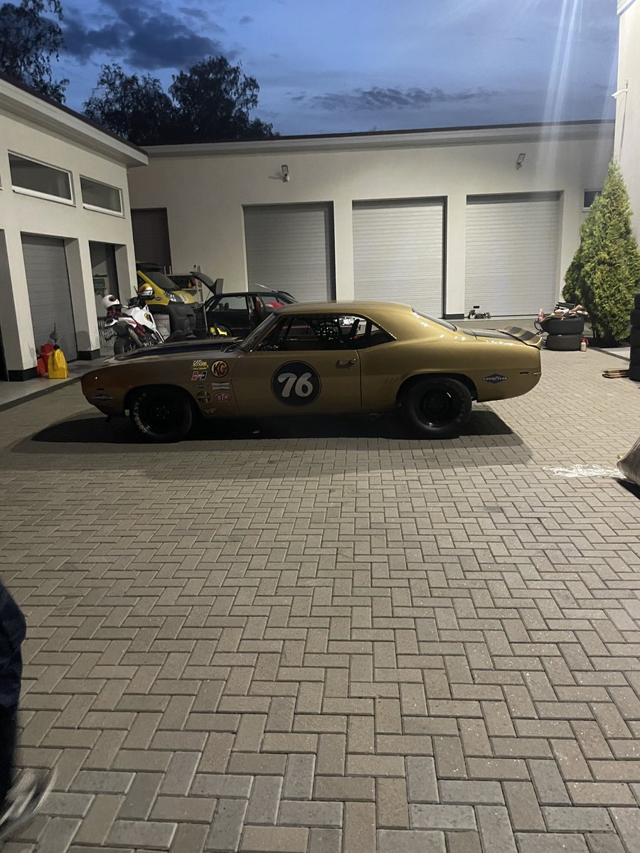 oks18's tweet image. А мы вот