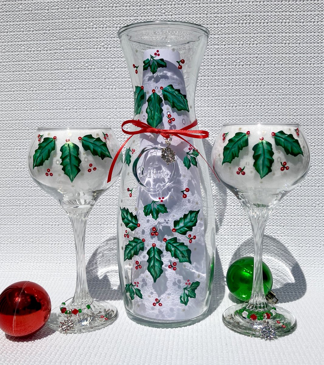 etsy.com/listing/108152… #christmasglasses #carafeandglasses #holdayglasses #SMILEtt23 #christmasgifts #holidaygifts #freeshipping #etsy #etsyshop