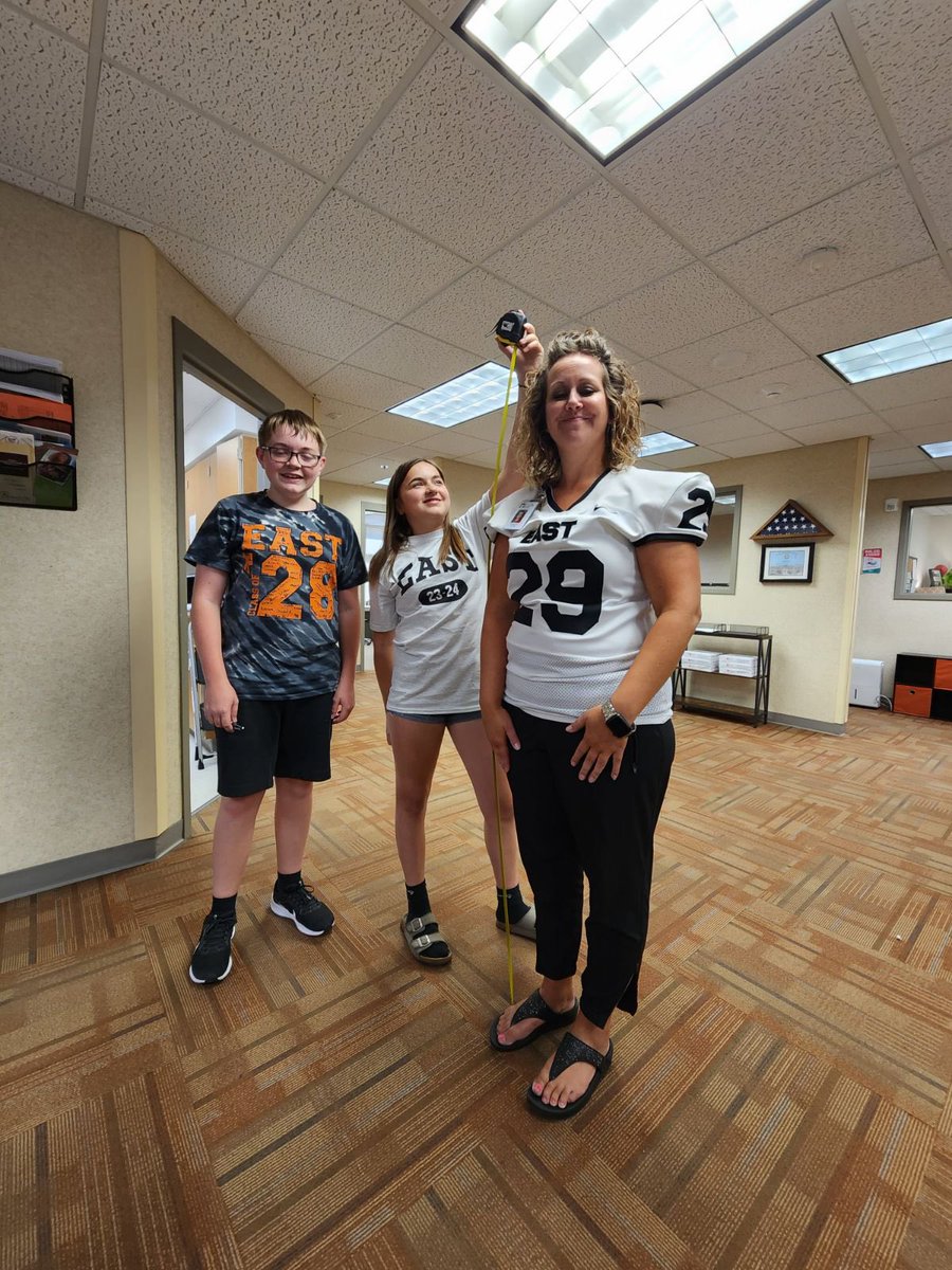 ESomsky's tweet photo. @EMS_SCCSD students practicing measuring to make Scale Drawings! @MrsHiserote #PrincipalLife 🧡🖤 https://t.co/EQSSAXDAFJ
