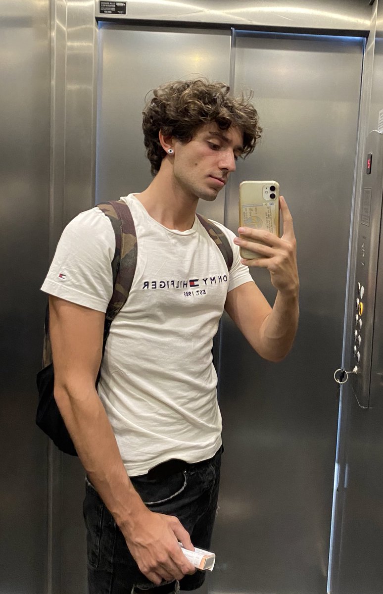 ilBarro's tweet image. piú ore di studio che di sonno 🥱