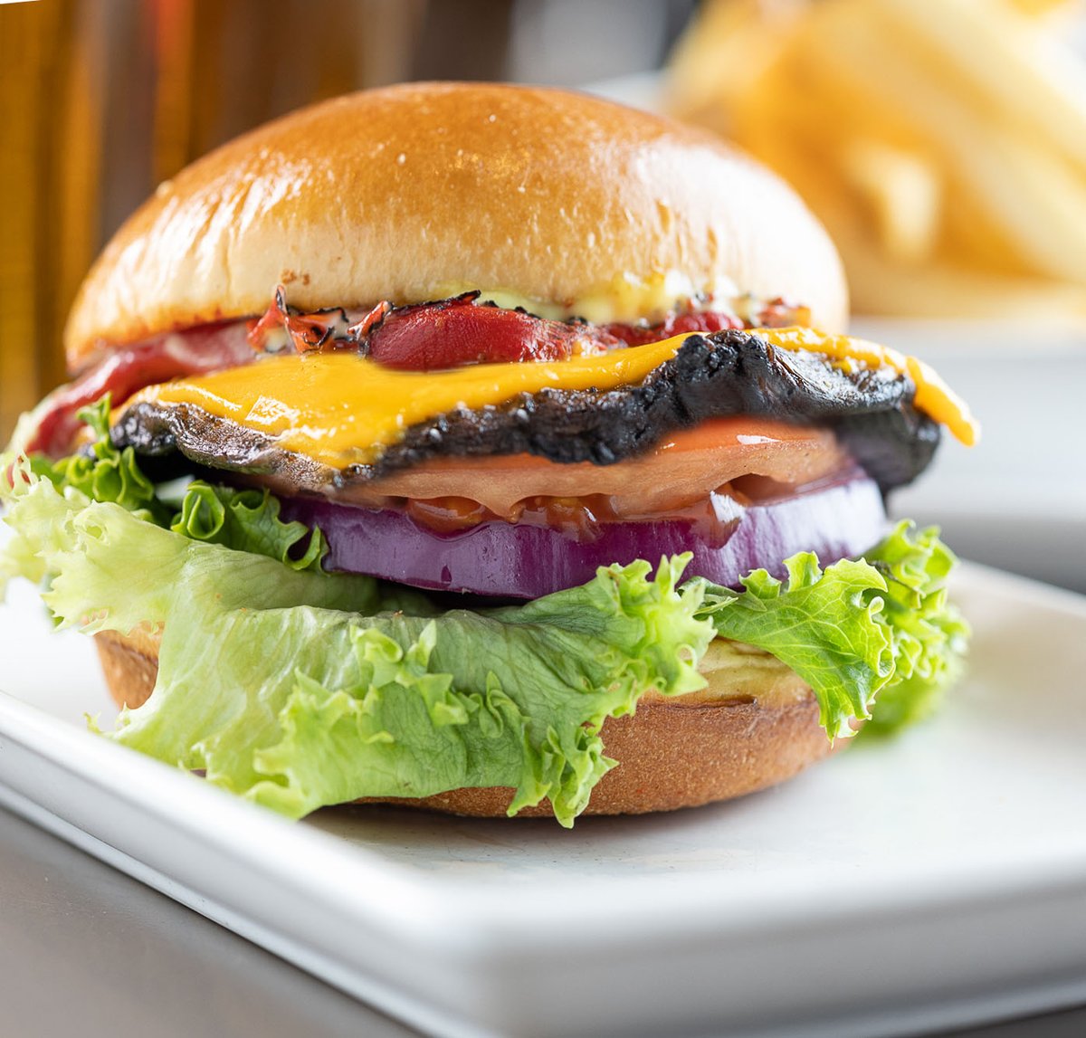 StayCafeChicago's tweet photo. Mushroom Magic The Vegan Portobello Sandwich Is Worth Craving! #plantbased #veganchicago https://t.co/lJZtAeTcxU