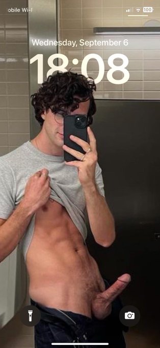 Recent work nude is now a friend&rsquo;s wallpaper and I could not be more honored! https://t.co/uuCacS5r5<a href="/tag/lapseapp"class="tags"><span>#lapseapp</span></a>