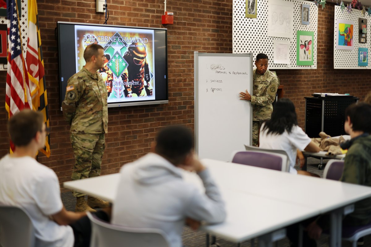 20thCBRNE's tweet image. The 20th CBRNE Command leadership, Brig. Gen. Daryl O. Hood and Command Sgt. Maj. Dave Silva, came to the first day of school for Joppatowne High School on Sept. 6 to speak with the freshmen who have enrolled in the JROTC program.

#HCPS #JROTC #TeamAPG #LibertyWeDefend