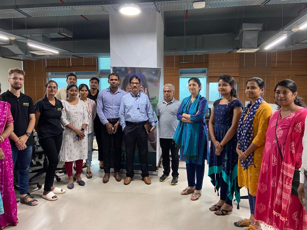 startup_odisha's tweet photo. Principal Secretary @SDTE_Odisha Smt Usha Padhee @ushapadhee1996 visited O-Hub on Thursday. During her visit ahead of Odisha Startup Yatra 2023, she was briefed about various Incubators, startups, and working of the startup ecosystem. https://t.co/0EGMAEGCtf
