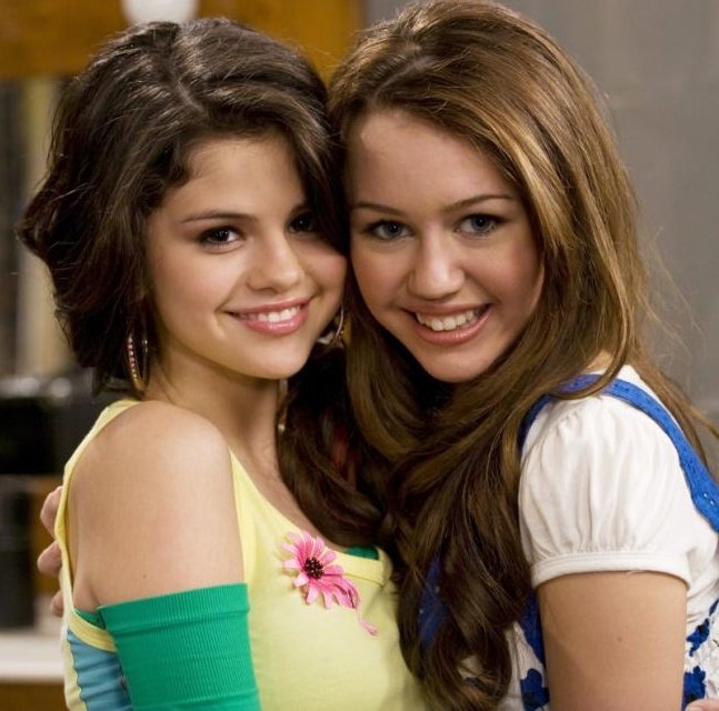 MileyCyrusBz's tweet photo. Selena Gomez revealed that she and Miley Cyrus knew they were releasing music on the same day!

"It was a few months ago, maybe two. We're both very supportive of each other. I love her so much. It wasn't like, 'Oh, we should change this'. It was like, 'Oh, we should embrace it and make it a moment'."