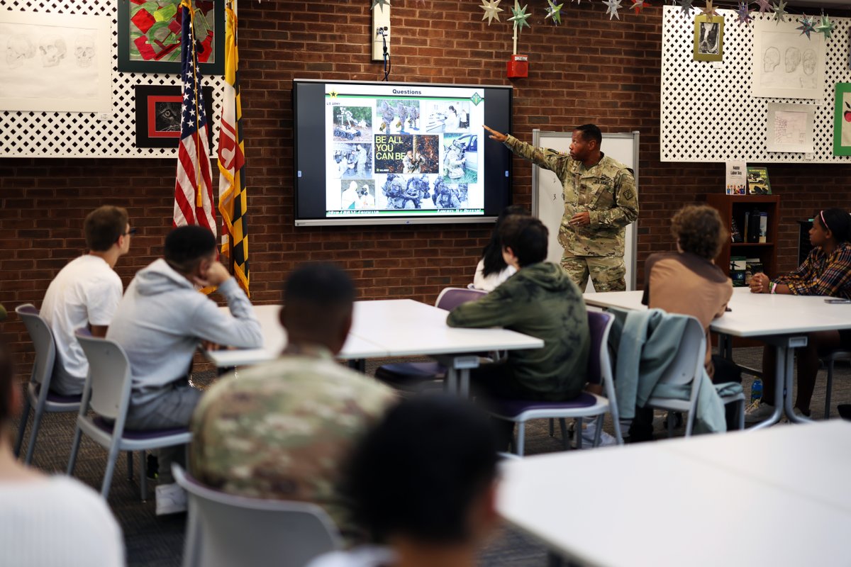 20thCBRNE's tweet image. The 20th CBRNE Command leadership, Brig. Gen. Daryl O. Hood and Command Sgt. Maj. Dave Silva, came to the first day of school for Joppatowne High School on Sept. 6 to speak with the freshmen who have enrolled in the JROTC program.

#HCPS #JROTC #TeamAPG #LibertyWeDefend