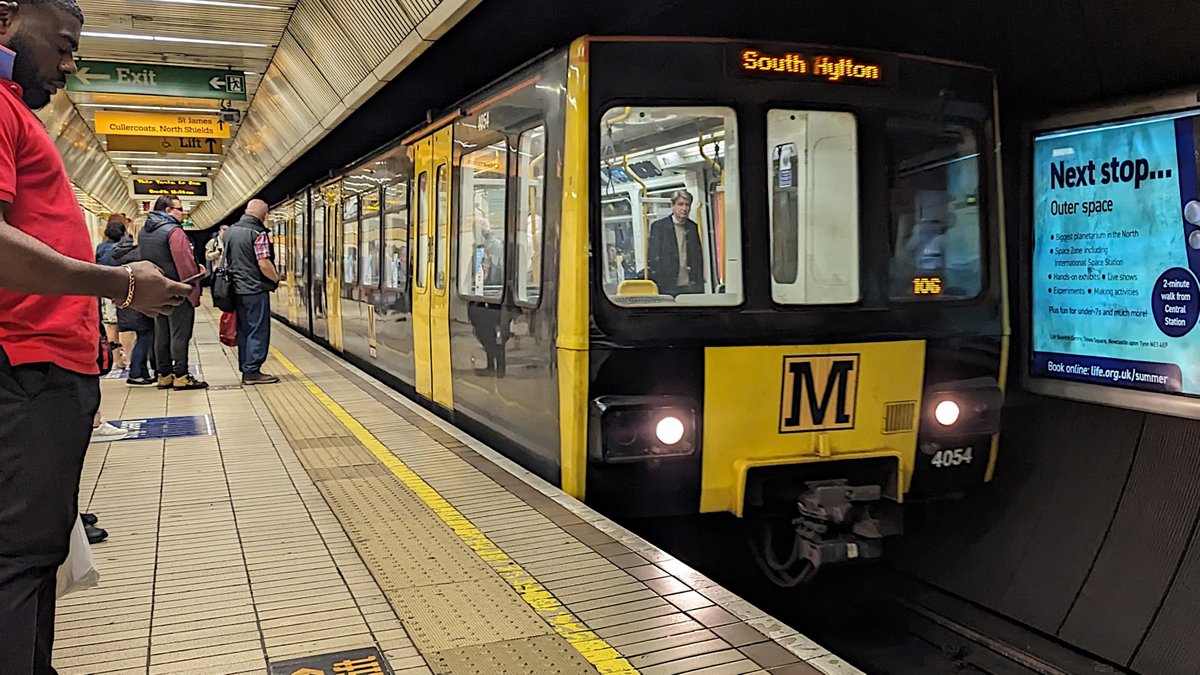 DylanReports's tweet image. Up this week, it&apos;s the turn of the Tyne and Wear Metro, and their current trains which you very soon won&apos;t be able to take any more. Definitely a shame as you&apos;ll see tomorrow!

Video goes live tomorrow at 4pm BST 😁