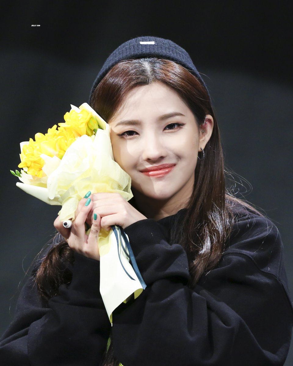 tinyprettyeon tweet picture