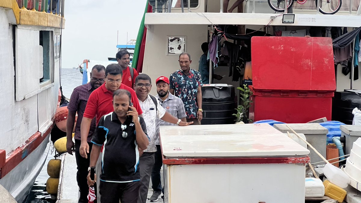 ޤައުމީ ކެންޑިޑޭޓް އޮނަރަބްލް ޤާސިމް އިބްރާހީމްގެ ރަނިންގމޭޓް ޑރ.އަމީން އިބްރާހީމްގެ ރިޔާސީ ކެމްޕެއިނުގައި މާލޭގެ މާރުކޭޓަށް ޒިޔާރަތްކުރެއްވުން.

#ހާސްކަނޑާލާހަމަޖެހޭނެ
#ޤާސިމްއަމީން2023 

 #QasimAmeen2023
#CandidateNo5
#GaumeeCandidate
#HaaskandaalaaHamajeheyne