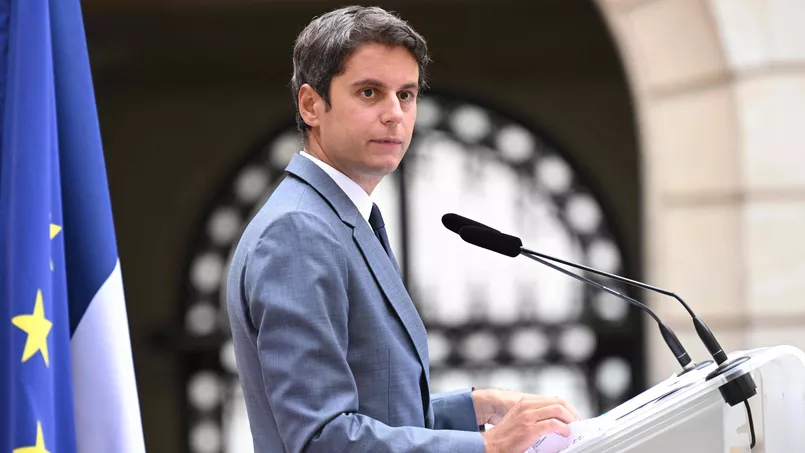 AlertesInfos's tweet photo. 🇫🇷 FLASH - Après avoir interdit l'abaya à l'école, Gabriel Attal va se concentrer sur la « lutte contre le harcèlement, l'élévation du niveau général, l'attractivité du métier d'enseignant ». (tweet) https://t.co/4M9QmcOYYt