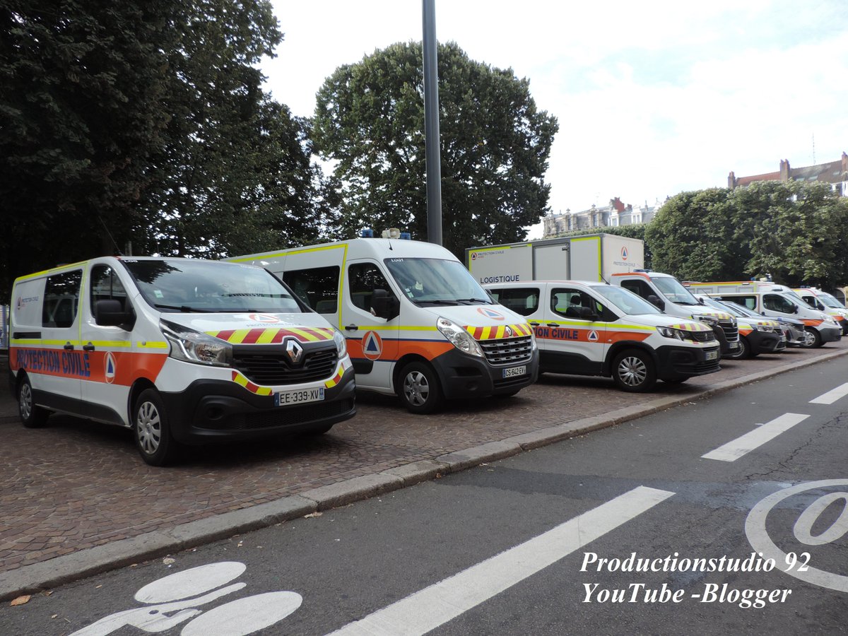 Productionstud4's tweet image. [📷🖊️Nouvel article sur mon blog]
Les véhicules de secours à personnes 🚑 lors de la Braderie de Lille 2023 via cet article sur mon blog: productionstudio92.blogspot.com/2023/09/les-ve…