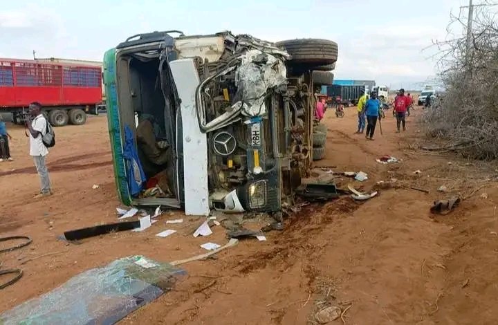 GabrielMwakoma's tweet photo. 13  people have been reported dead and others injured in  a road accident at NDII area in Taita Taveta County  along  the Nairobi – Mombasa Highway.

 Voi OCPD Bernstein Shari  has confirmed noting that  the Nissan Shuttle Matatu  collided head-on with a Lorry. https://t.co/V8L9bPqxEo