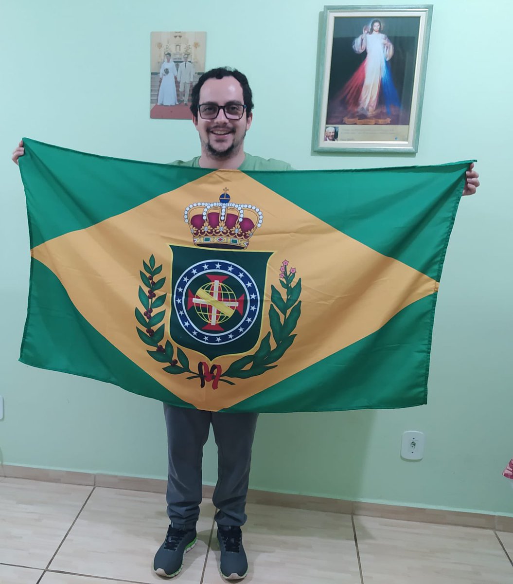 WesleyALeal's tweet photo. @SAIRDomBertrand Viva o Império Brasileiro! 😁😇🥳 https://t.co/TDFCTjEJ4W