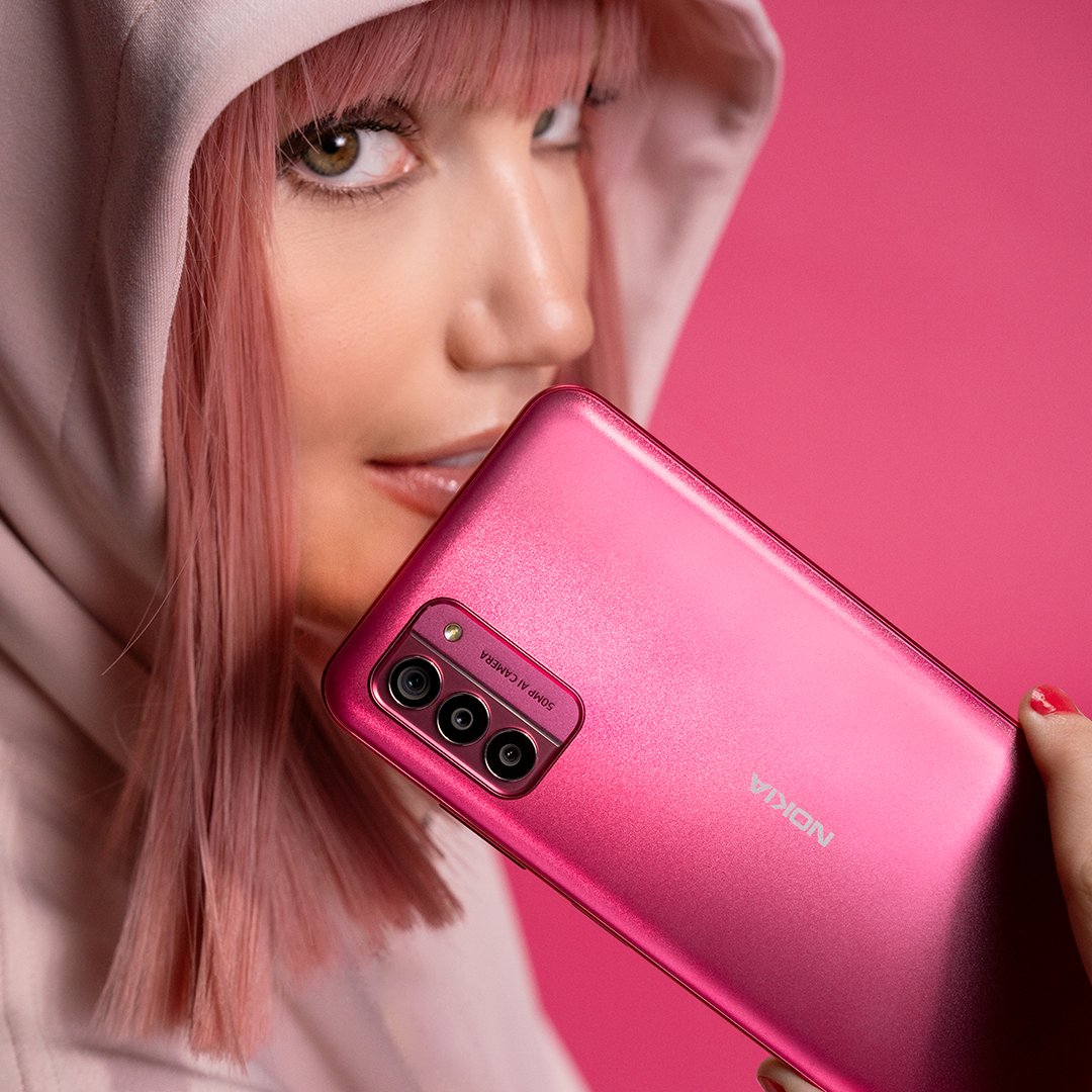 HMDdevices's tweet photo. Available now! The new #SoPink Nokia G42 5G.โ Live your pink dreams!โโ
๐ https://t.co/7mQqvCt3xtโ
โ#SoClear #SoFast #SoNew #NokiaG42 #NewColourArrival https://t.co/TyzRJNgx8J