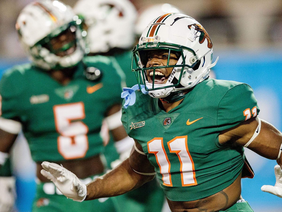 Deron Manuel⭐️⭐️⭐️ (@_deronmanuel3_) on Twitter photo IM EXTREMELY blessed to receive my first offer from FAMU UNIVERSITY!!!!
<a href="/plantpanthersfb/">Plant Panthers Football</a> <a href="/irltb85/">Hank Brown</a> <a href="/Coach2Bless/">Devin Rispress</a> IM EXTREMELY blessed to receive my first offer from FAMU UNIVERSITY!!!!
<a href="/plantpanthersfb/">Plant Panthers Football</a> <a href="/irltb85/">Hank Brown</a> <a href="/Coach2Bless/">Devin Rispress</a>