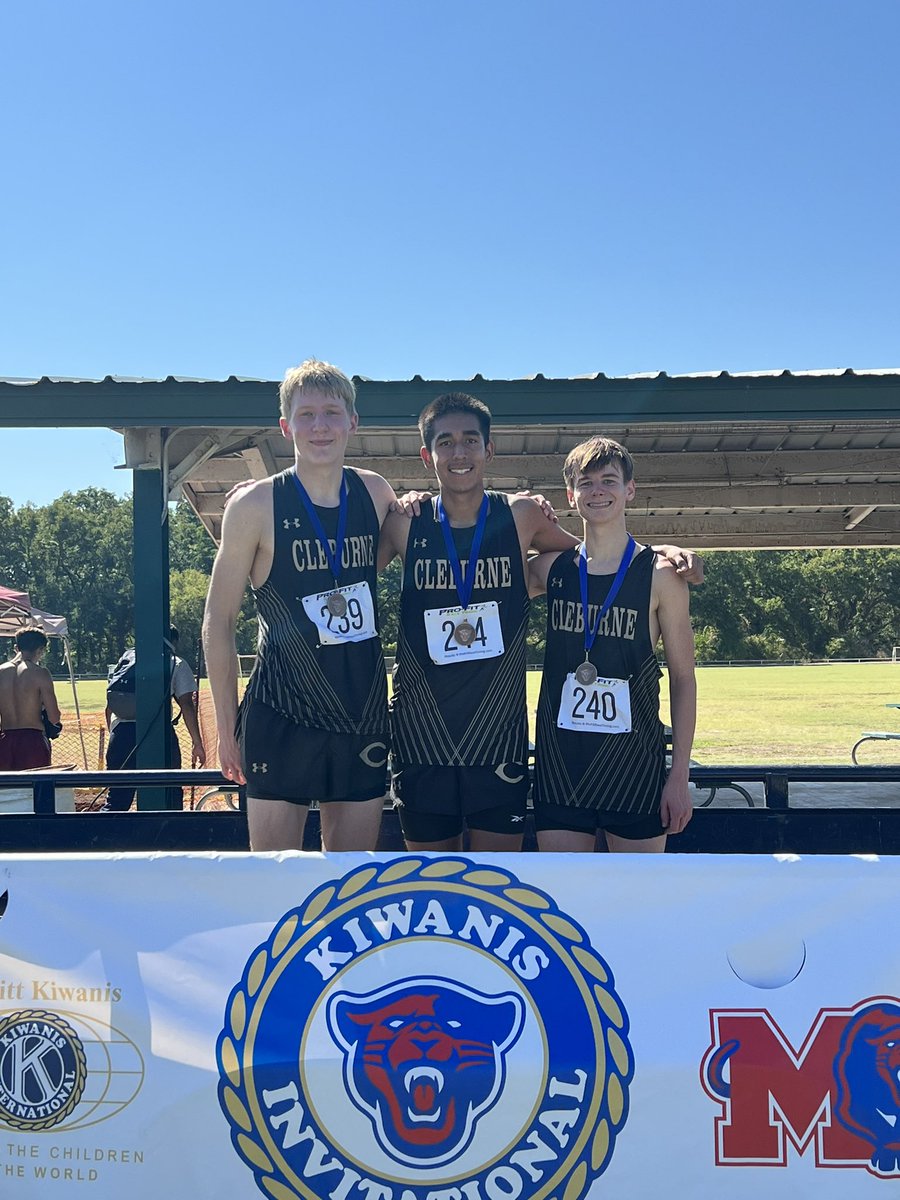 CleburneXc's tweet photo. CHSXC Runners keep putting in the work!! Waco Midway Invitational. 
Several Medals🏅Team - Girls tied for 2nd and Boys 3rd place in a very fast strong field this morning !  Very proud of everyone’s effort! 
🐝🏃‍���️🏃‍♂️🐝 @CISDSports @CleburneISD @cleburnehigh @b_o_33 @autumn_casillas https://t.co/L5QBXNsBvb
