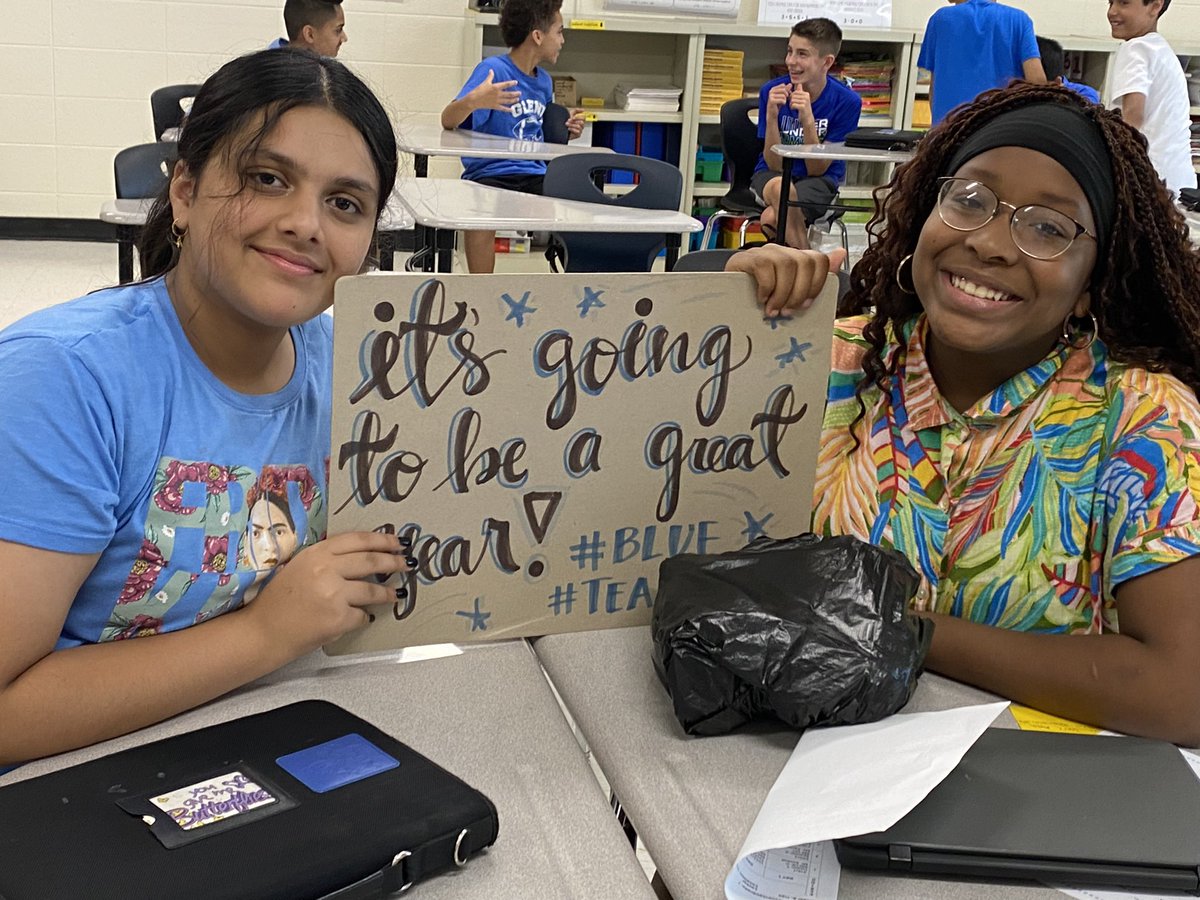 jharri111's tweet photo. Welcome back blue team! #mvprocks @trucios_maria @mrvscience217 https://t.co/RBDmsKNlKR