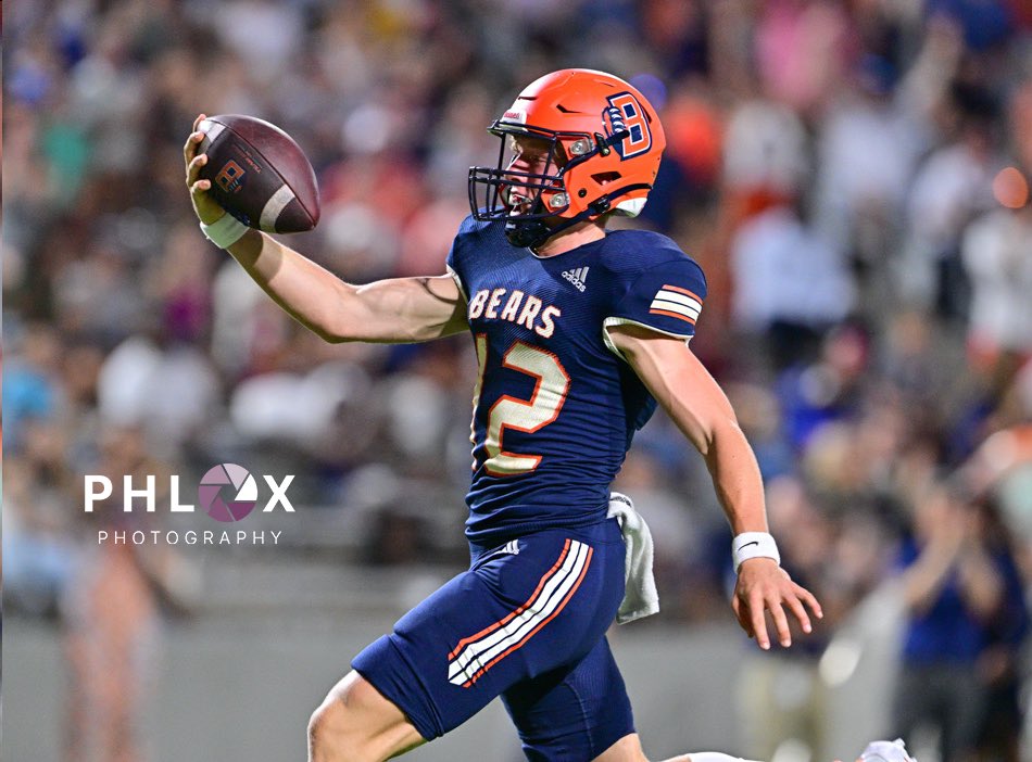vypesideline's tweet photo. Tyler Begeal scampers in for a touchdown in the first half of Bridgeland’s exciting 41-25 Overtime win over Tompkins 💨💨

#sportsphotography #sportsphotographer #footballseason #htxhsfootball #htxfootball #hsfootball #txhssports #htxsports #footballszn #txhsfb #txhscheer #cheer https://t.co/COeGrB9Guv