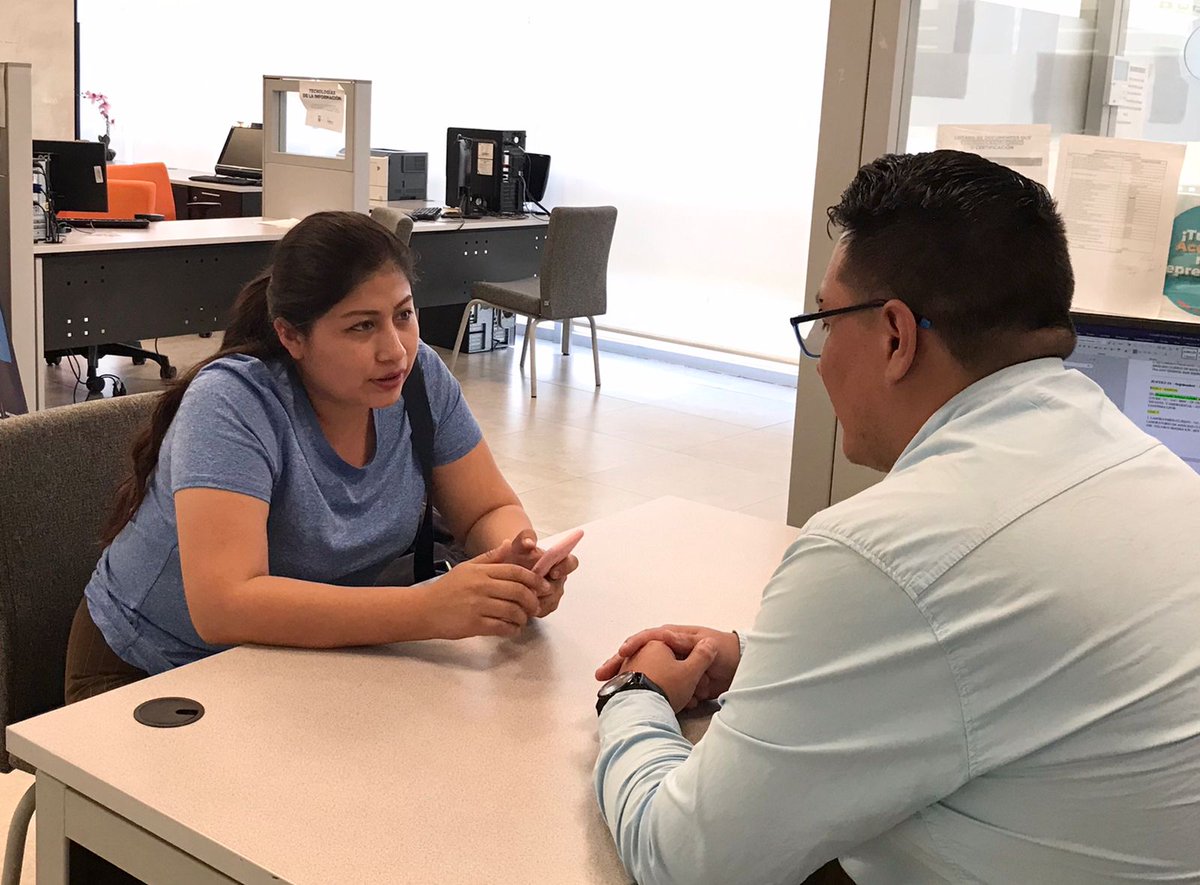 Acess_Ec's tweet photo. #Manabí | ✅ La habilitación de los establecimientos de salud públicos y privados es una de las atribuciones que tiene la #Acess.
👉Nuestro delegado provincial, @AlexBarreno18, informa🗣 y asesora ✍🏼sobre los requisitos📙 que establece la normativa sanitaria. https://t.co/KksW4ehjBs