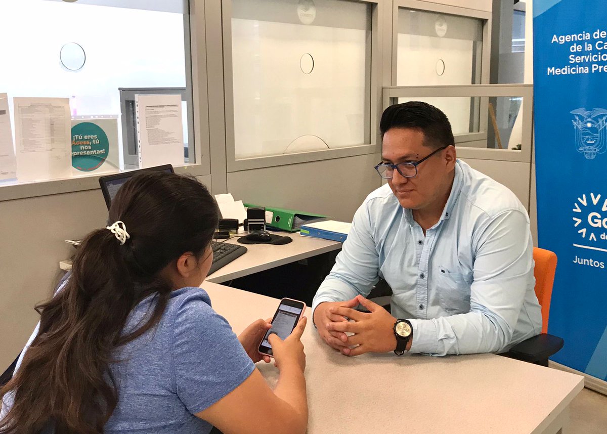 Acess_Ec's tweet photo. #Manabí | ✅ La habilitación de los establecimientos de salud públicos y privados es una de las atribuciones que tiene la #Acess.
👉Nuestro delegado provincial, @AlexBarreno18, informa🗣 y asesora ✍🏼sobre los requisitos📙 que establece la normativa sanitaria. https://t.co/KksW4ehjBs