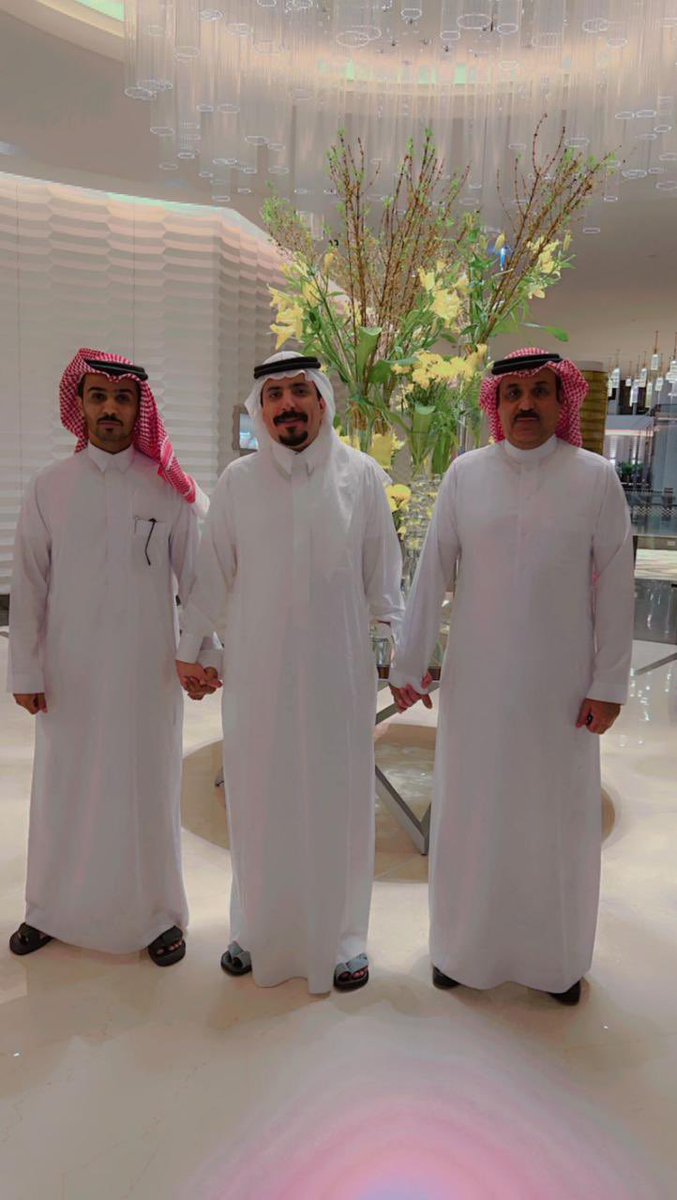 صورة مع 
الامير عبدالمجيد بن سعود ال سعود
واشكر سمو الامير على حسن الاستقبال وكرم الضيافة الغير مستغرب منه
