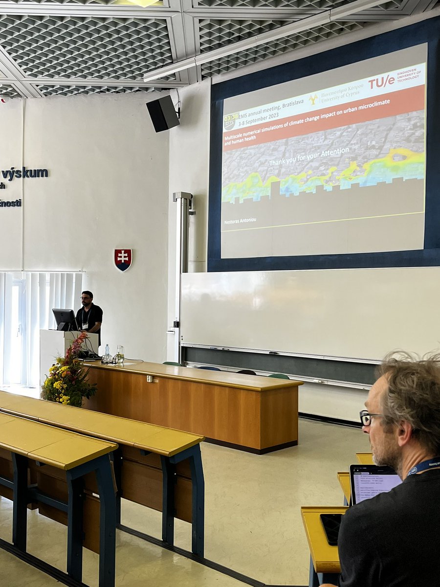EfmLab's tweet photo. 🔬Updates from @EfmLab:
•#EMS2023 in Bratislava: 3 members presented.
•Petros: Spatial heterogeneity online.
•Giorgos: Tree effects on airflow in Bratislava.
•Nestoras: Urban microclimate impact. 🏆Tromp Foundation Award!
@EuropeanMetSoc 
 ℹ️ https://t.co/67USJgQ9qc https://t.co/K3enKHilul