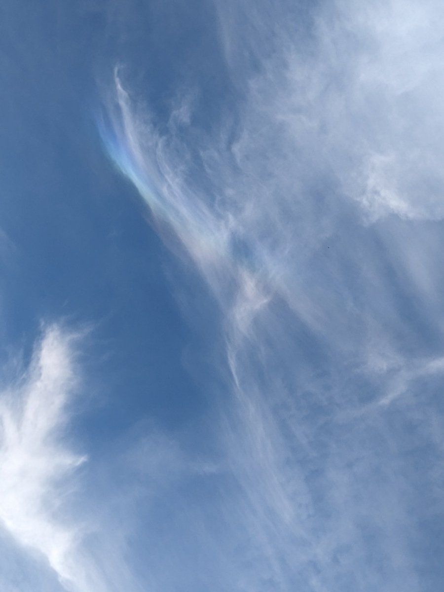 @NNskies Cloud iridescence over Blisworth this evening