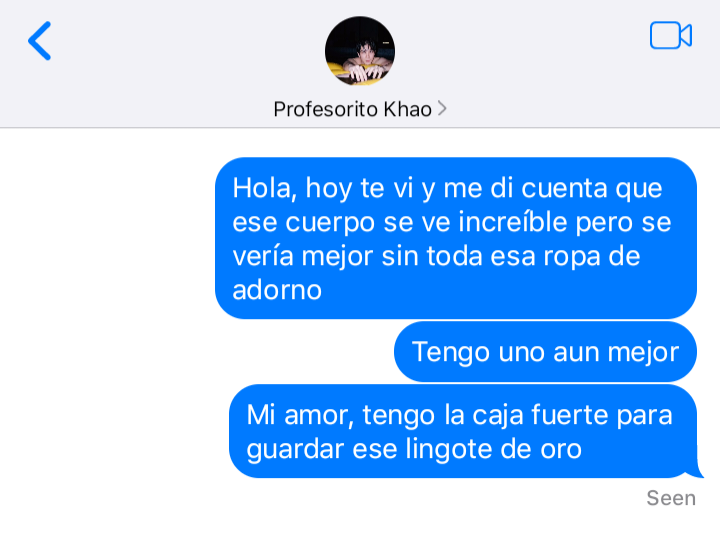 liniduntung's tweet photo. ☁༶⋆~ #FirstKhao ~ the feeling of love
#FirstKhaotung

khaotung, un profesor de primaria, first un padre, donde su hijo esta cansado de ver a su padre soltero y amargado decide tomar el celular de first para mandarle un mensaje atrevido a su profesor para juntarlos. https://t.co/VO2cApFdTR