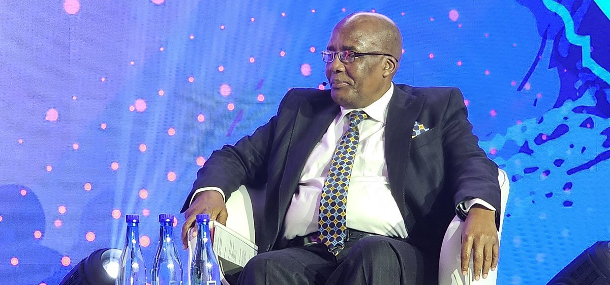 TBCZA's tweet photo. [WATCH] The #eVisa System must work to benefit tourism in the country. But Home Affairs minister, Dr Aaron Motsoaledi, says the system needs protection from those who come to SA with criminal intent. 

#TourismMatters 
#EngineOfGrowth

https://t.co/QbcY6yzLL0 https://t.co/yBuitvEO9u