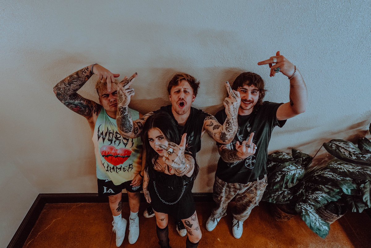 KayzoMusic's tweet photo. what’s up mtv https://t.co/TNAsJrCp00