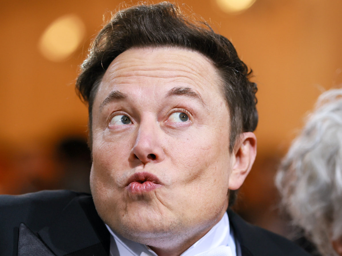 RpsAgainstTrump's tweet photo. CNN reports that Elon Musk secretly disrupted a Ukrainian sneak attack on a Russian naval fleet by telling his engineers to turn off Starlink’s satellite communications network near the Crimean coast last year.
Disgusting but not surprising. https://t.co/iWTlZEYygL