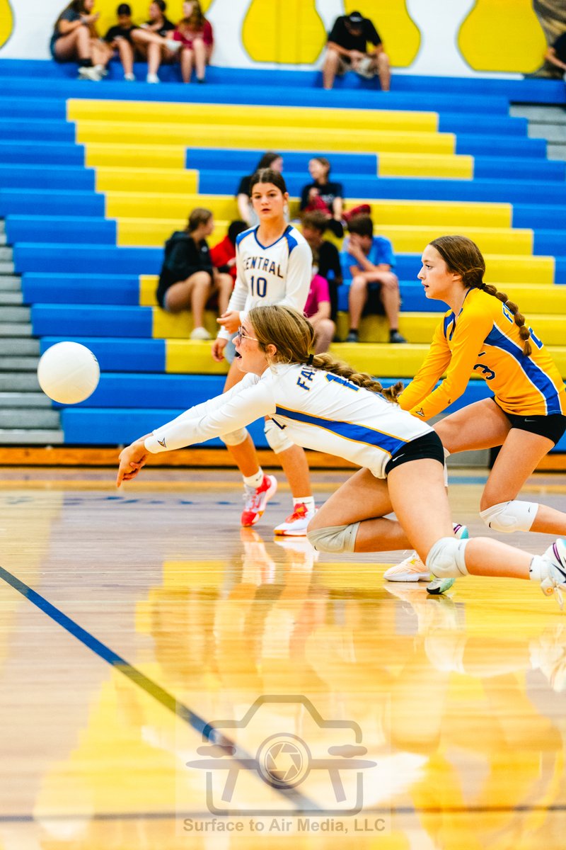 S2AMediaLLC's tweet photo. Here are our photos from Tuesday evening's @AthleticsCCHS vs @CHSFalconSports JV volleyball game. Over 115 photos can be found at https://t.co/hdOEwaGdvV 
#highschoolsports https://t.co/3BZs6RKtTE