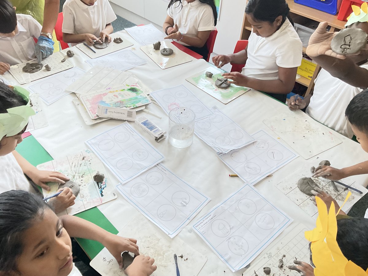 MrsHunter tweet media